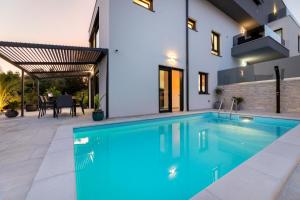 Luxury Villa Adria Apartments 