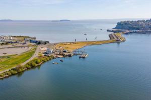 Stylish Penarth Marina Apartment
