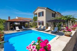 Apartments Bugenvila Brzac - Beli