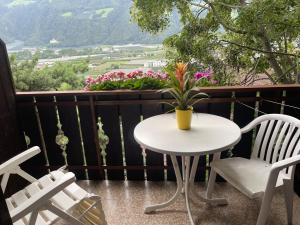Zweibettzimmer mit Balkon