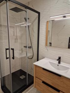 Appartements Appart 2 chambres Piscine chez ROX - Residence du Golf : photos des chambres
