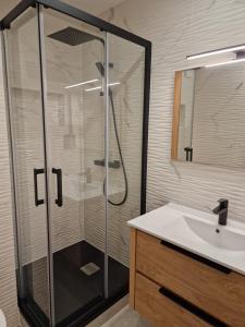 Appartements Appart 2 chambres Piscine chez ROX - Residence du Golf : photos des chambres