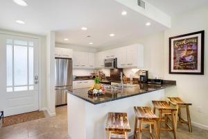 Na Hale O Keauhou C1