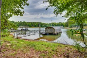 Peaceful Lake Hartwell Gem with Boat Dock