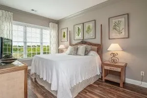 Bright and Airy 3 Bedroom Villa Marsh Views - Литчфилд-Бич