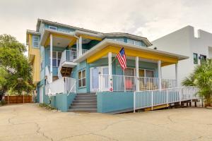 Vibrant Condo - Walk to Indian Rocks Beach!