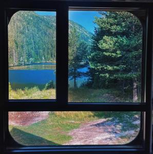Zminica Lake House