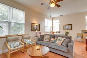 Steps to Beach, Outdoor Perks! Indian Rocks Condo