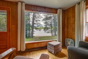 Cozy Echo Lake Cabin Near Snowmobiling Trail! - Winchester