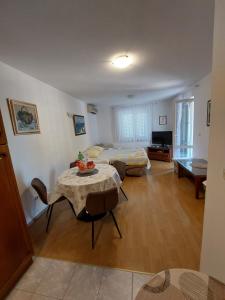 Apartman Mira