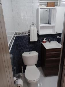 HABITACIÓN CON BAÑO PRIVADO EN SECTOR TURÍSTICO