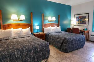 Queen Room with Two Queen Beds room in Ivey House Everglades Adventures Hotel