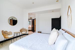 Sea La Vie Suites - By The Beach