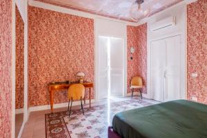 124 Maqueda Apartments