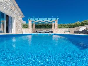 Private Pool Villa in Suko an