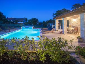 Roofed Villa in Istria with Private Pool 