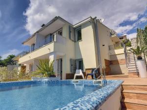 Deluxe Villa in Pula with Private Swimming Pool 