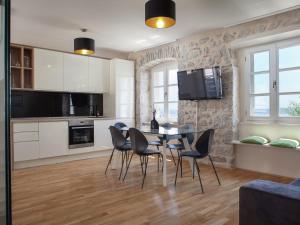 Villa in Podgora with Pool near Beach