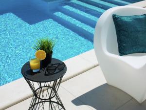 Apartment in Fa ana near Beach and Pool