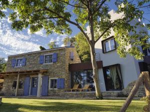 Magnificent Villa with High-End Kitchen & Pool 