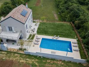 Villa in Butkovici with Pool near Pula