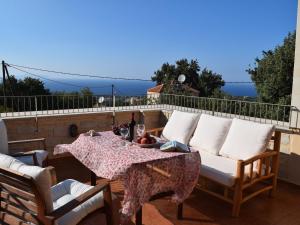 Villa in Prines with White Mountains View