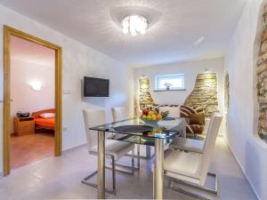 Apartment in Medulin near Sandy Beaches