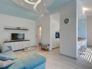 Holiday Home in Gali ana with Pool & Beach