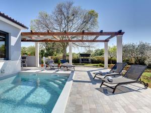 Holiday Home in Gali ana with Pool & Beach