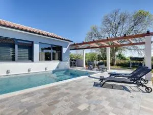 Exquisite Holiday Home in Gali ana with Pool - Galižana