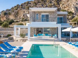 Villa in Rhodes with Infinity Pool & BBQ