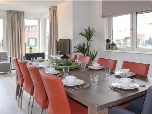 Villa in Friesland with Waterfront Jetty