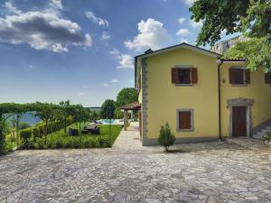 Villa in Lupoglav with Pool near the Sea