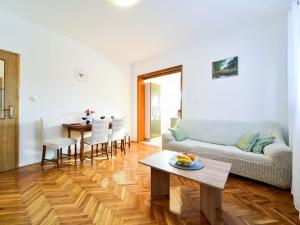 Apartment in Slivnica with Private Pool