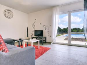 Villa in Barban near Beach & Pool