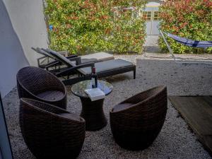 Villas Villa in Montauroux with Pool and Forest Views : photos des chambres