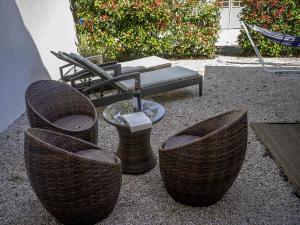 Villas Villa in Montauroux with Pool and Forest Views : photos des chambres