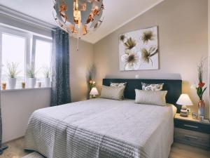 Villa in Pula with Pool & Parasol