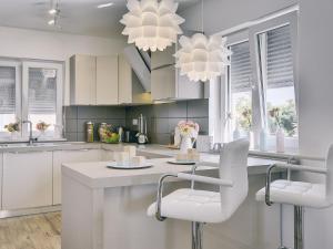 Villa in Pula with Pool & Parasol