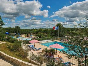 Maisons de vacances Bungalow with a terrace on a hill in Dordogne : photos des chambres