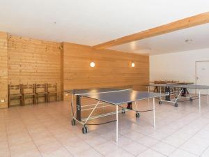 Chalets Alluring Chalet in Fougax-et-Barrineuf with Terrace : photos des chambres