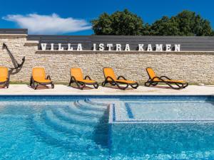 Villa in Pula with Pool near Roman Arena