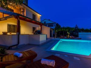 Holiday Home in Pula near Beach & Pool