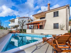 Holiday Home in Pula near Beach & Pool