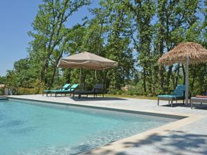 Villas Villa in Montauroux with Pool and Hill Views : photos des chambres