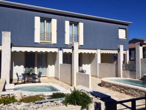 Holiday Home in Banjole with Pool near Sea