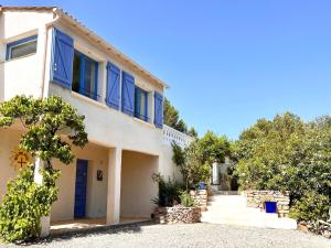 Villas Alluring Villa in Pouzols Minervois with Pool : photos des chambres