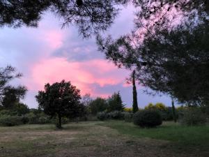 Villas Alluring Villa in Pouzols Minervois with Pool : photos des chambres