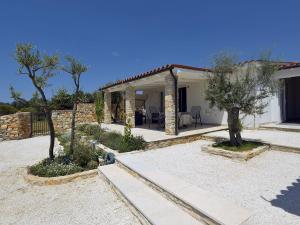 Villa in Peroj near the Sea with Terrace