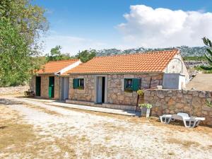 Charming Holiday Home in Seline with Garden 